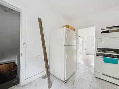 Picture of undefined, number 6