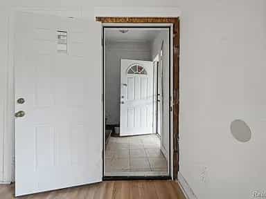 Picture of undefined, number 8