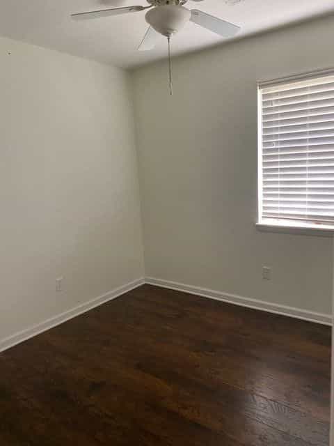 Picture of undefined, number 6