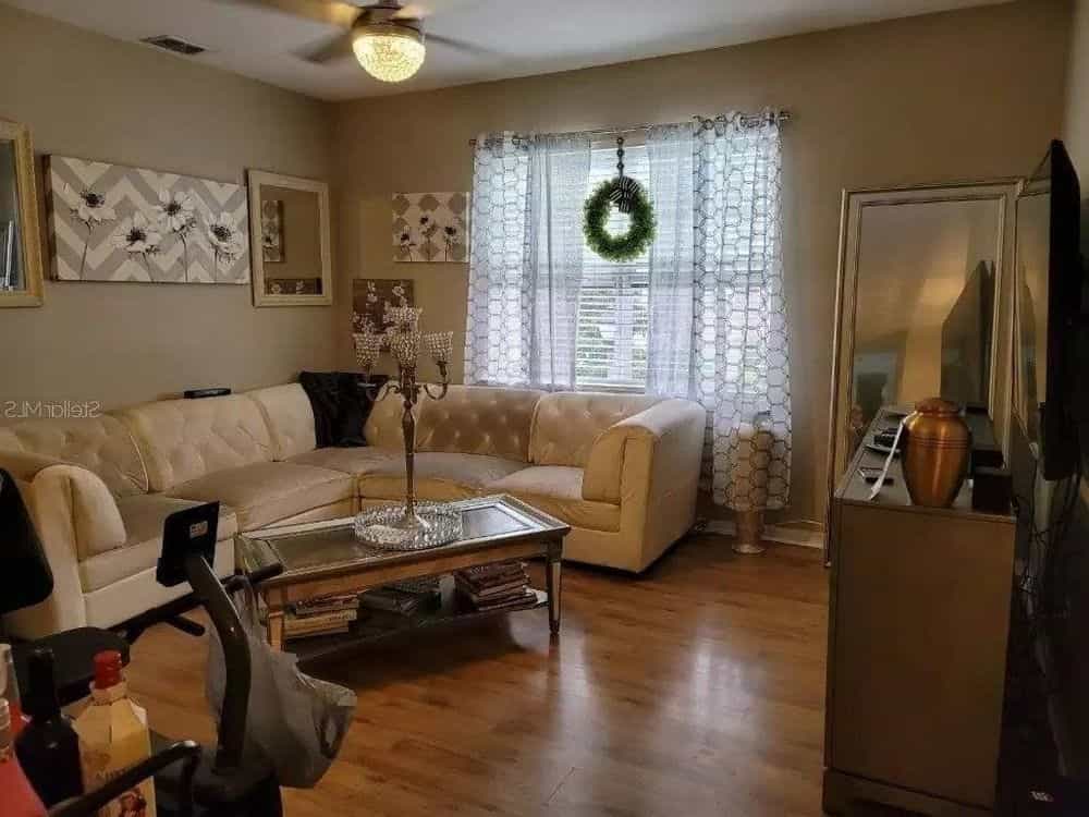 Picture of undefined, number 4