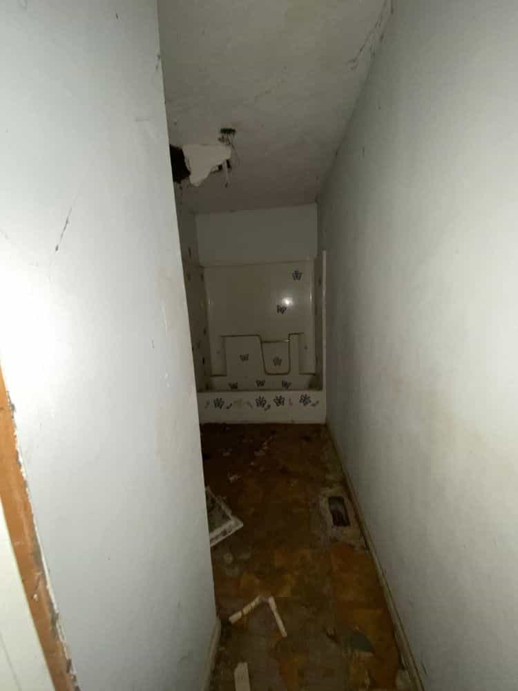 Picture of undefined, number 1