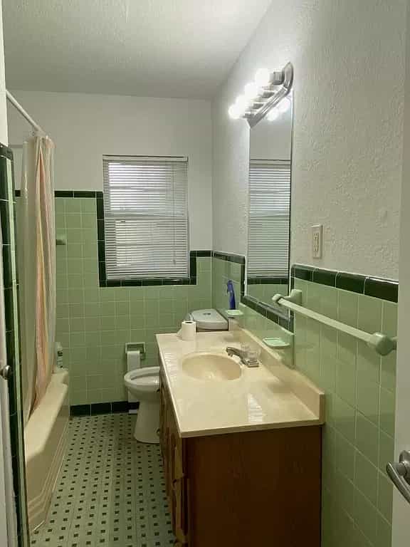Picture of undefined, number 18