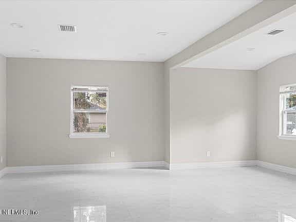 Picture of undefined, number 33