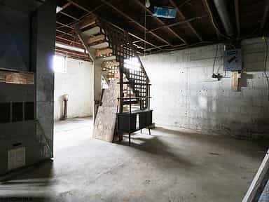 Picture of undefined, number 8