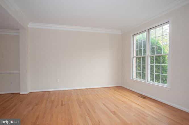 Picture of undefined, number 2