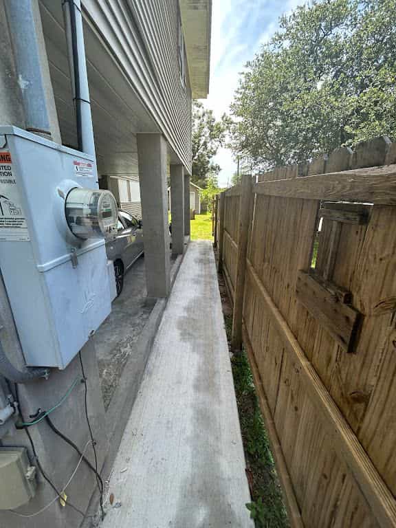 Picture of undefined, number 2