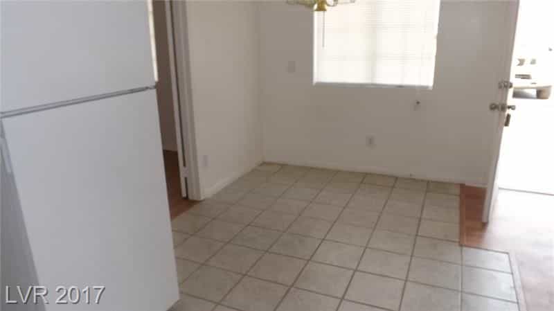 Picture of undefined, number 23
