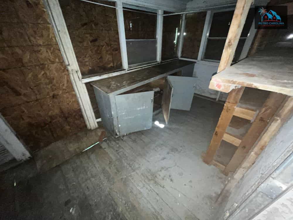 Picture of undefined, number 9