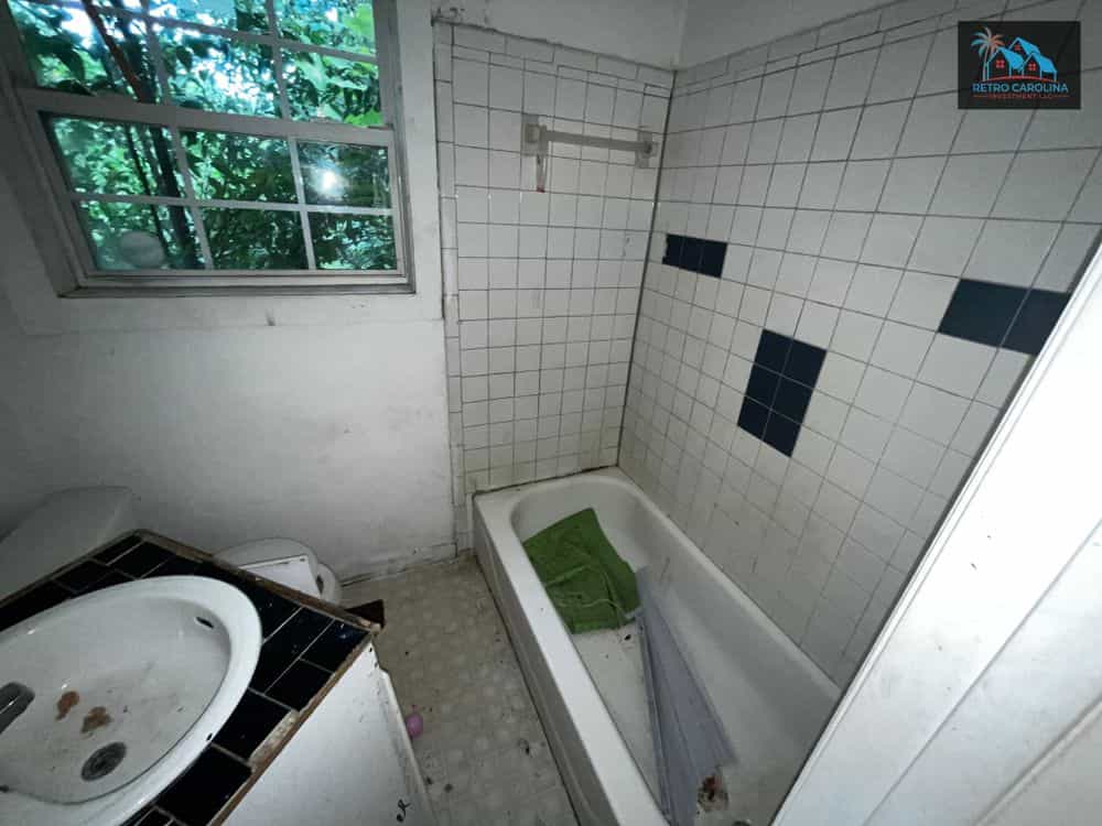 Picture of undefined, number 9