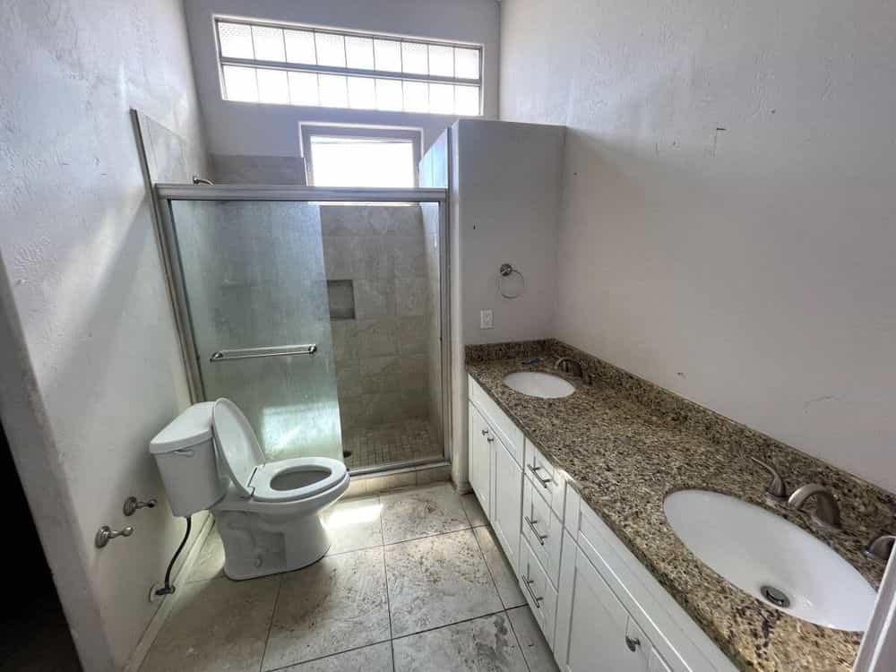 Picture of undefined, number 21