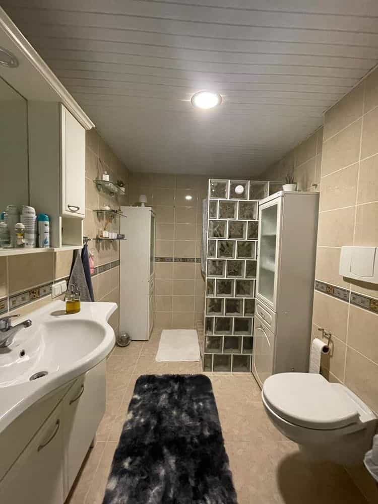 Picture of undefined, number 15