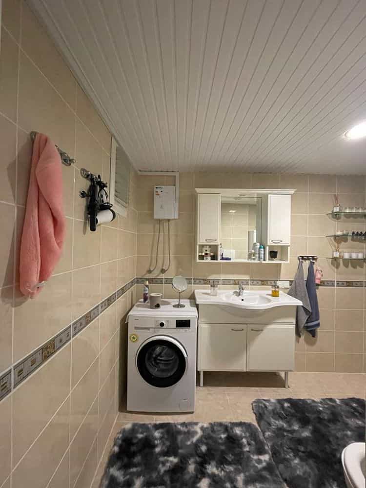 Picture of undefined, number 16