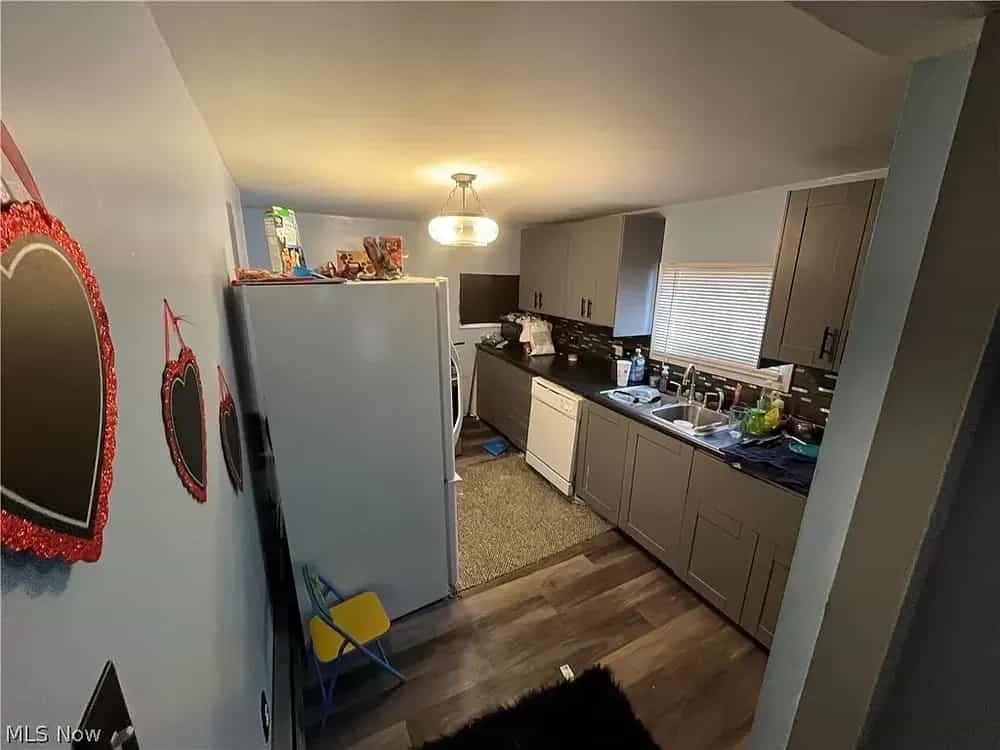 Picture of undefined, number 1