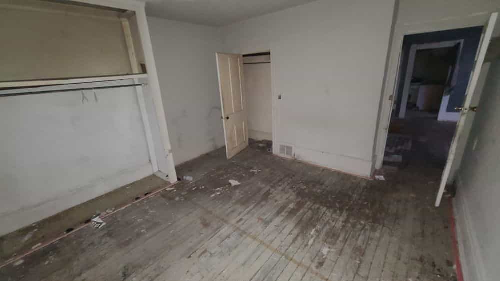 Picture of undefined, number 8