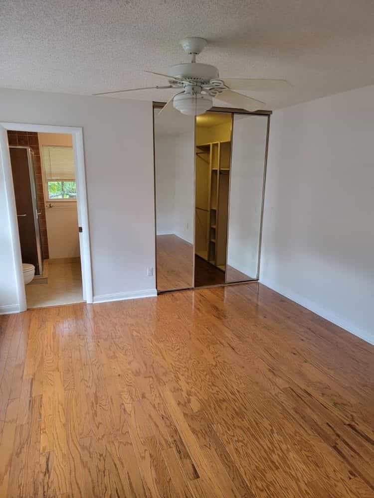 Picture of undefined, number 6