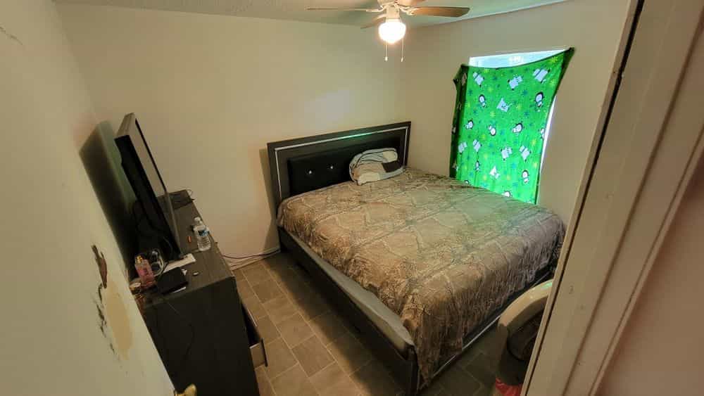 Picture of undefined, number 8