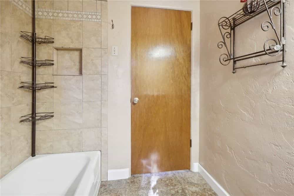 Picture of undefined, number 18