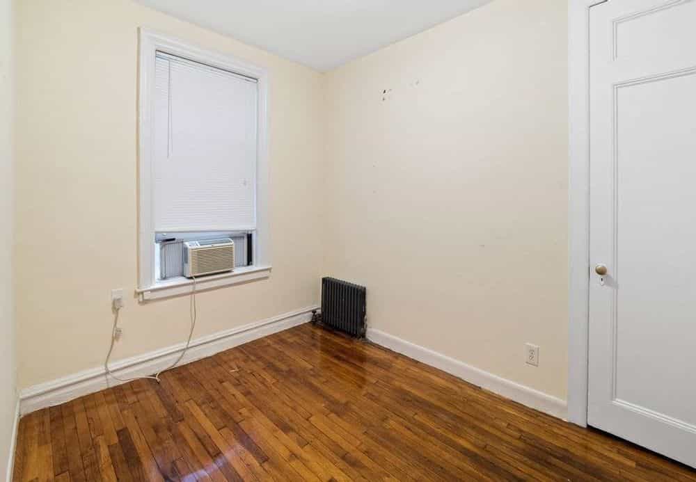 Picture of undefined, number 7