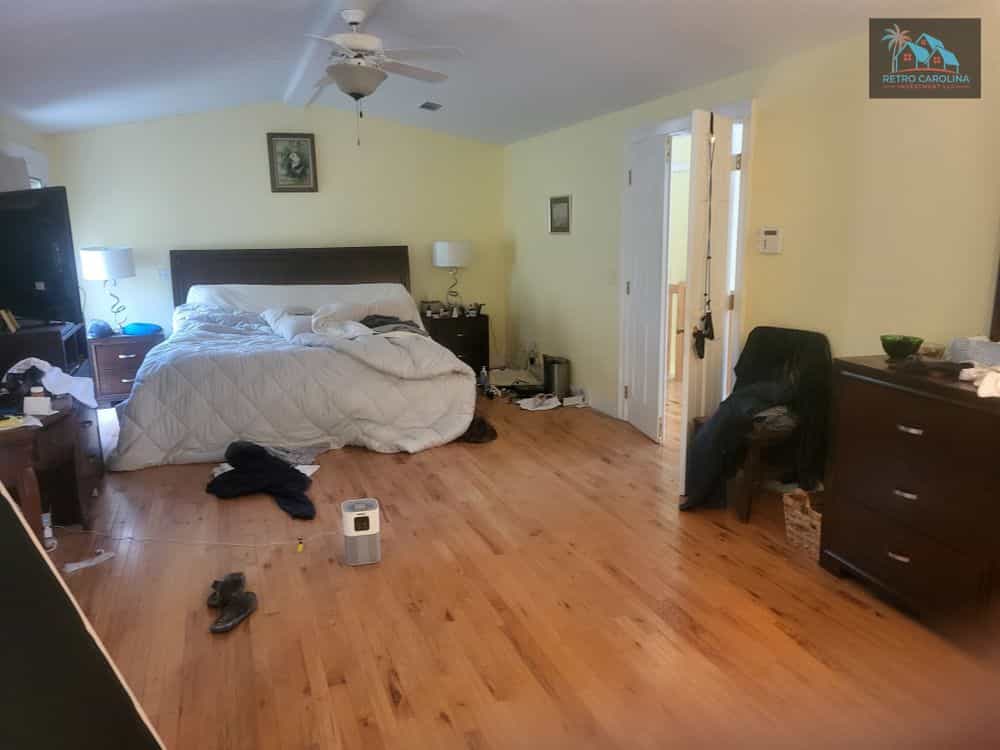 Picture of undefined, number 2