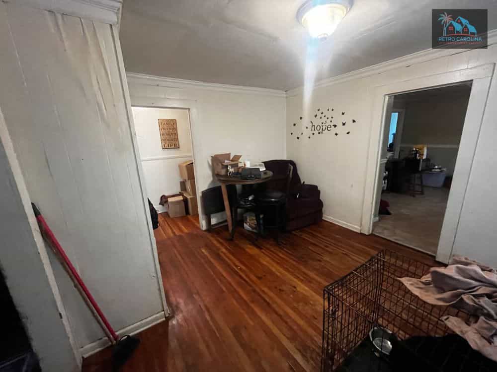 Picture of undefined, number 2