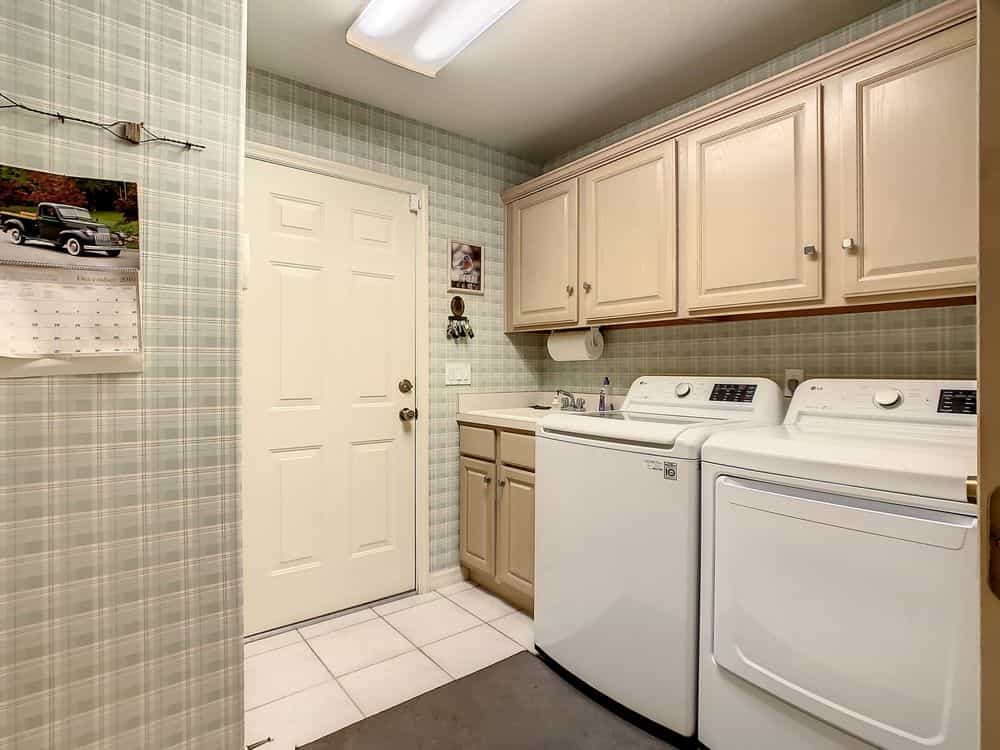 Picture of undefined, number 28