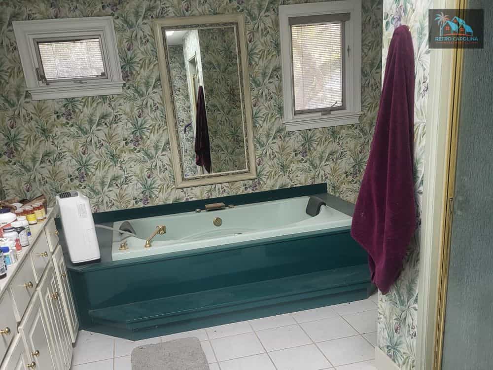 Picture of undefined, number 4