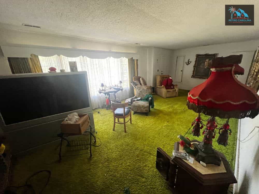 Picture of undefined, number 4