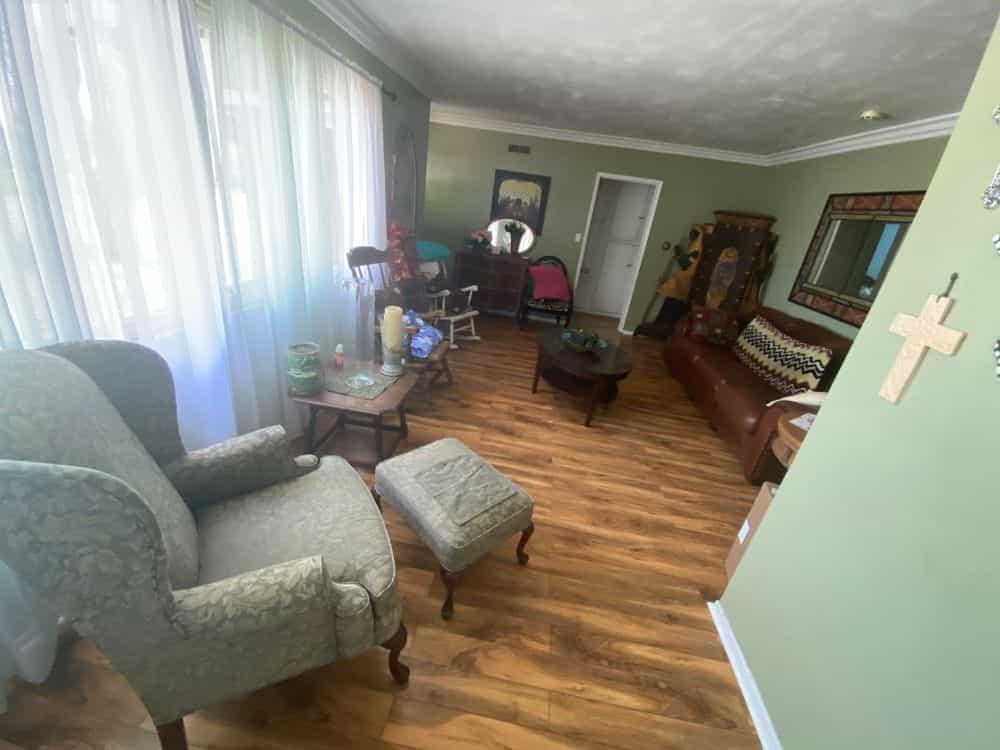 Picture of undefined, number 4