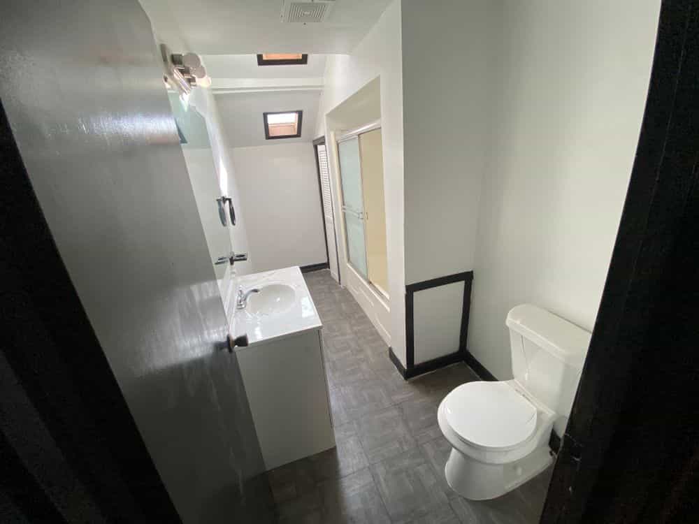 Picture of undefined, number 6