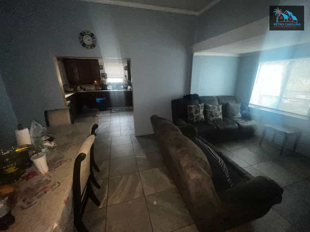 Picture of undefined, number 5