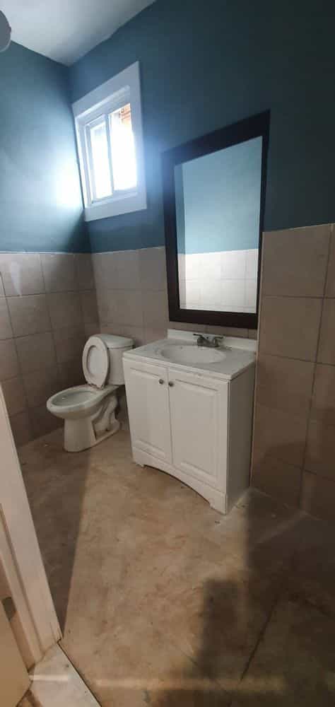 Picture of undefined, number 4