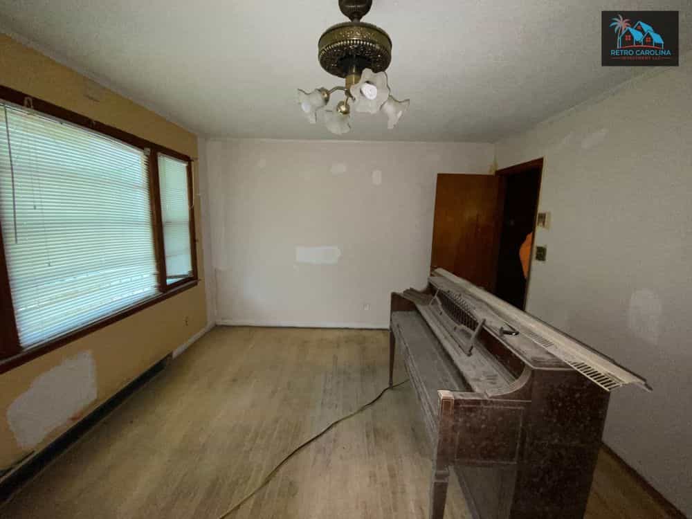 Picture of undefined, number 6