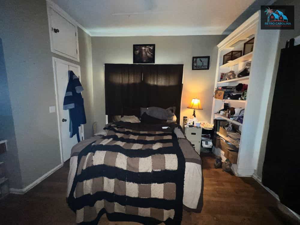 Picture of undefined, number 6