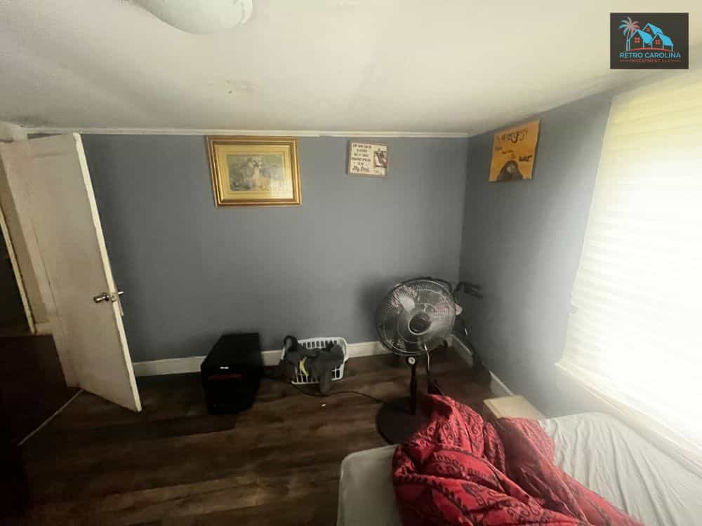 Picture of undefined, number 6
