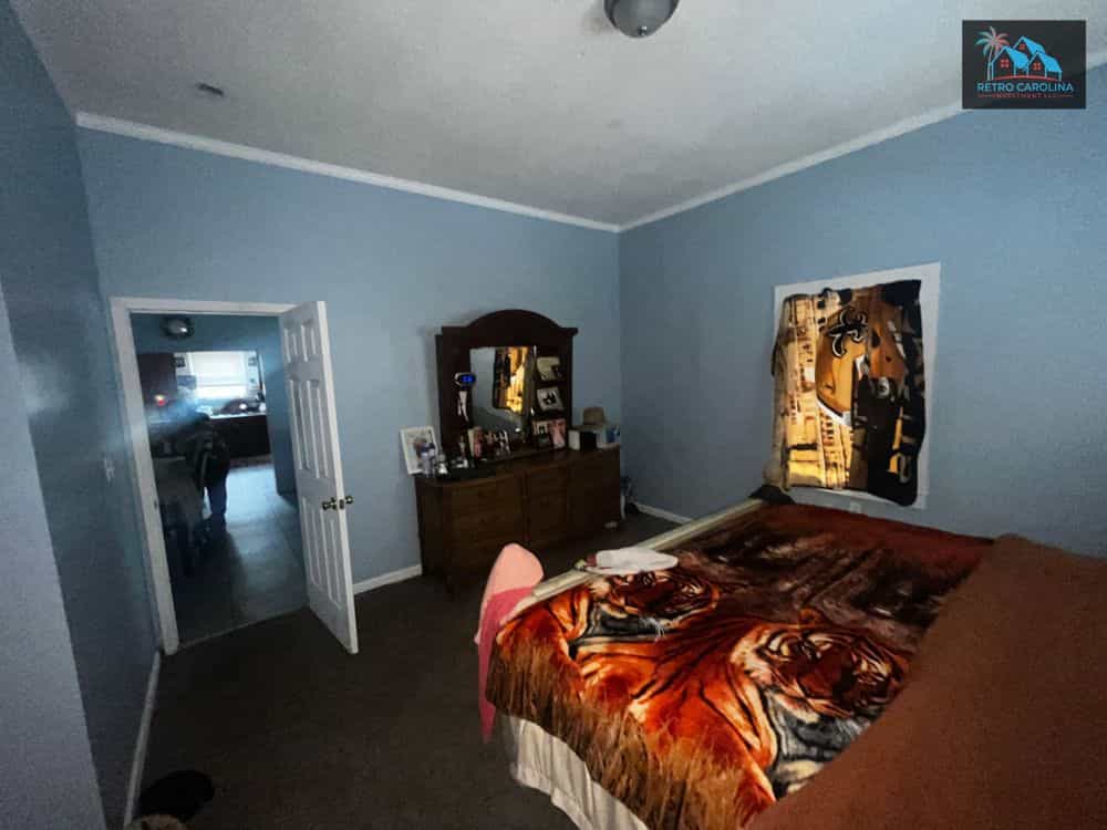 Picture of undefined, number 6