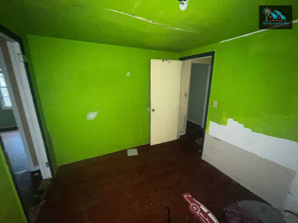 Picture of undefined, number 6