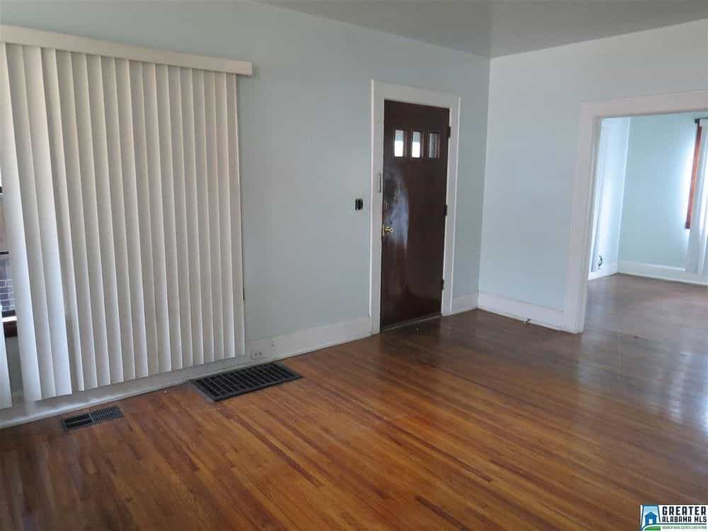 Picture of undefined, number 2
