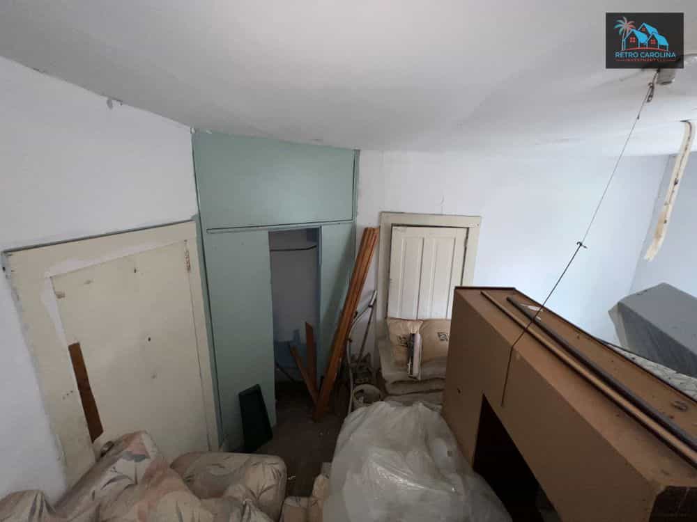 Picture of undefined, number 6