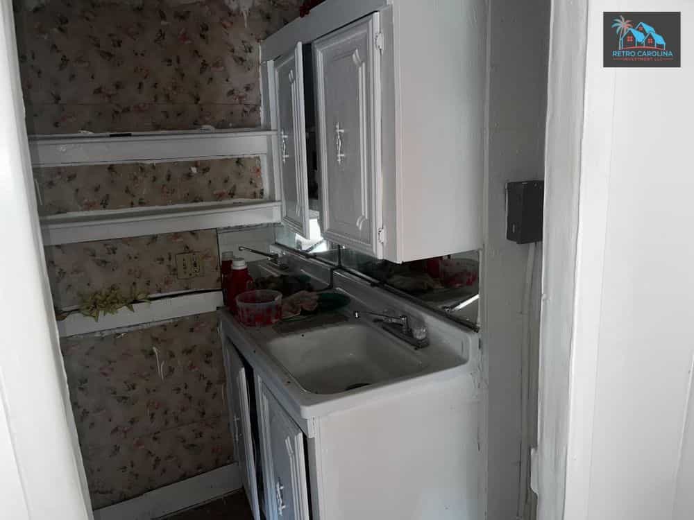 Picture of undefined, number 6