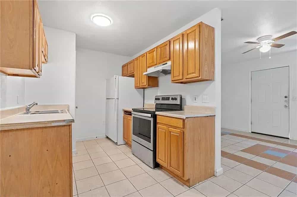 Picture of undefined, number 6