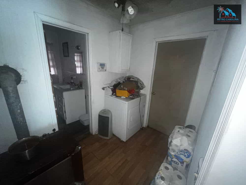 Picture of undefined, number 8