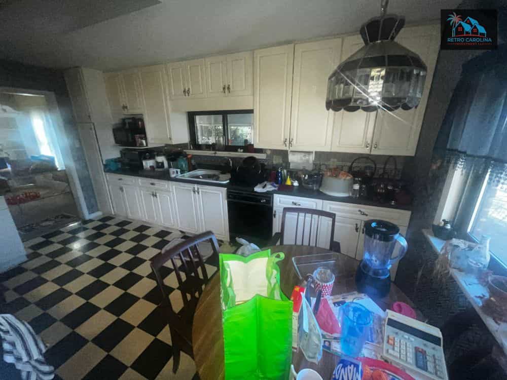 Picture of undefined, number 8