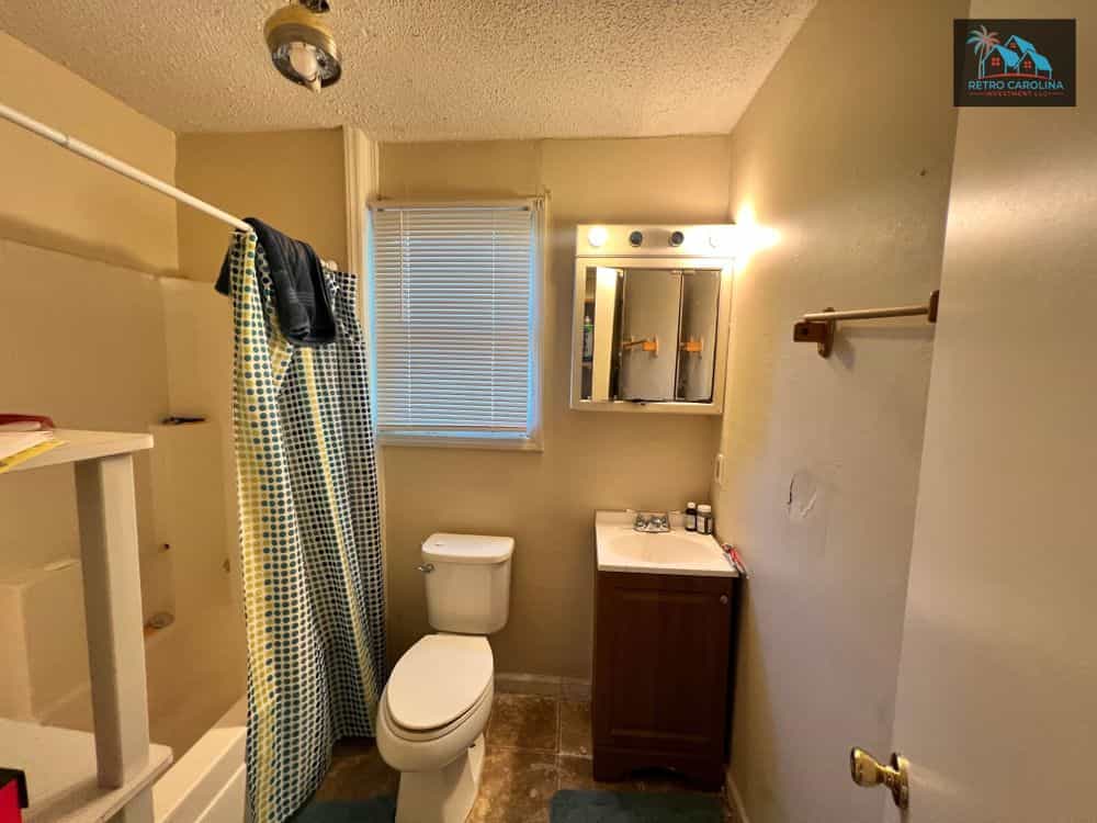 Picture of undefined, number 8