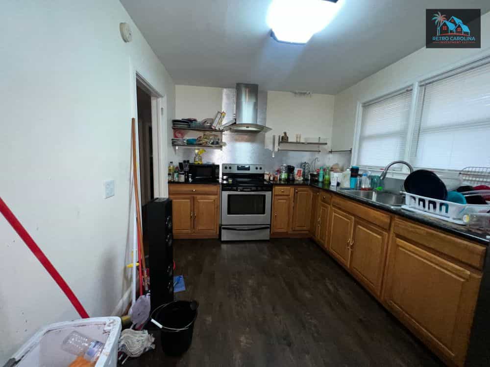 Picture of undefined, number 8