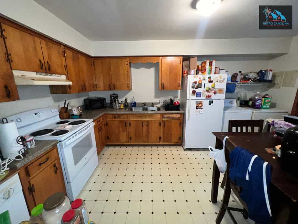Picture of undefined, number 8