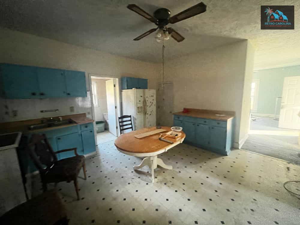 Picture of undefined, number 8