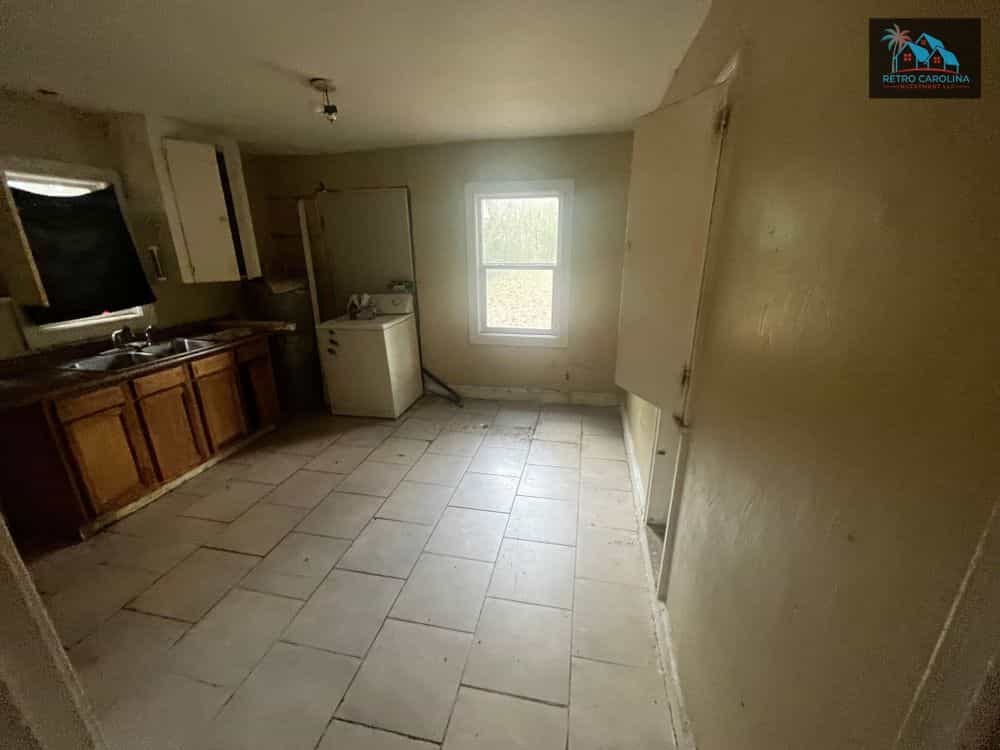 Picture of undefined, number 8