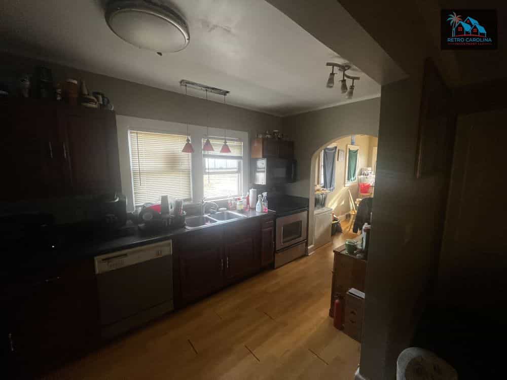 Picture of undefined, number 8