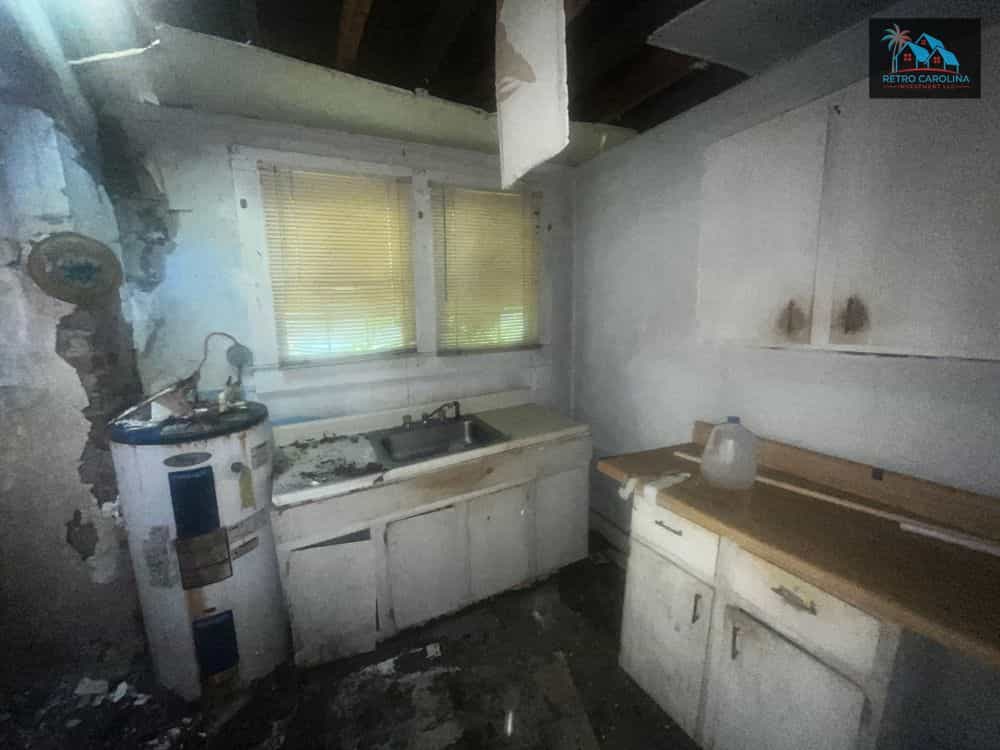 Picture of undefined, number 8
