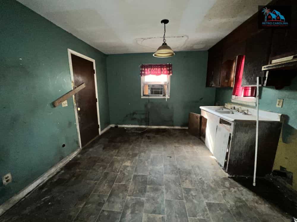 Picture of undefined, number 8
